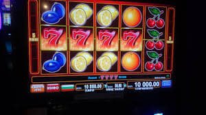 slotgane Live Casino — တိုက်ရိုက် Dealer ဖြင့် ကာစီနိုကစားသည့်မြင်ကွင်း